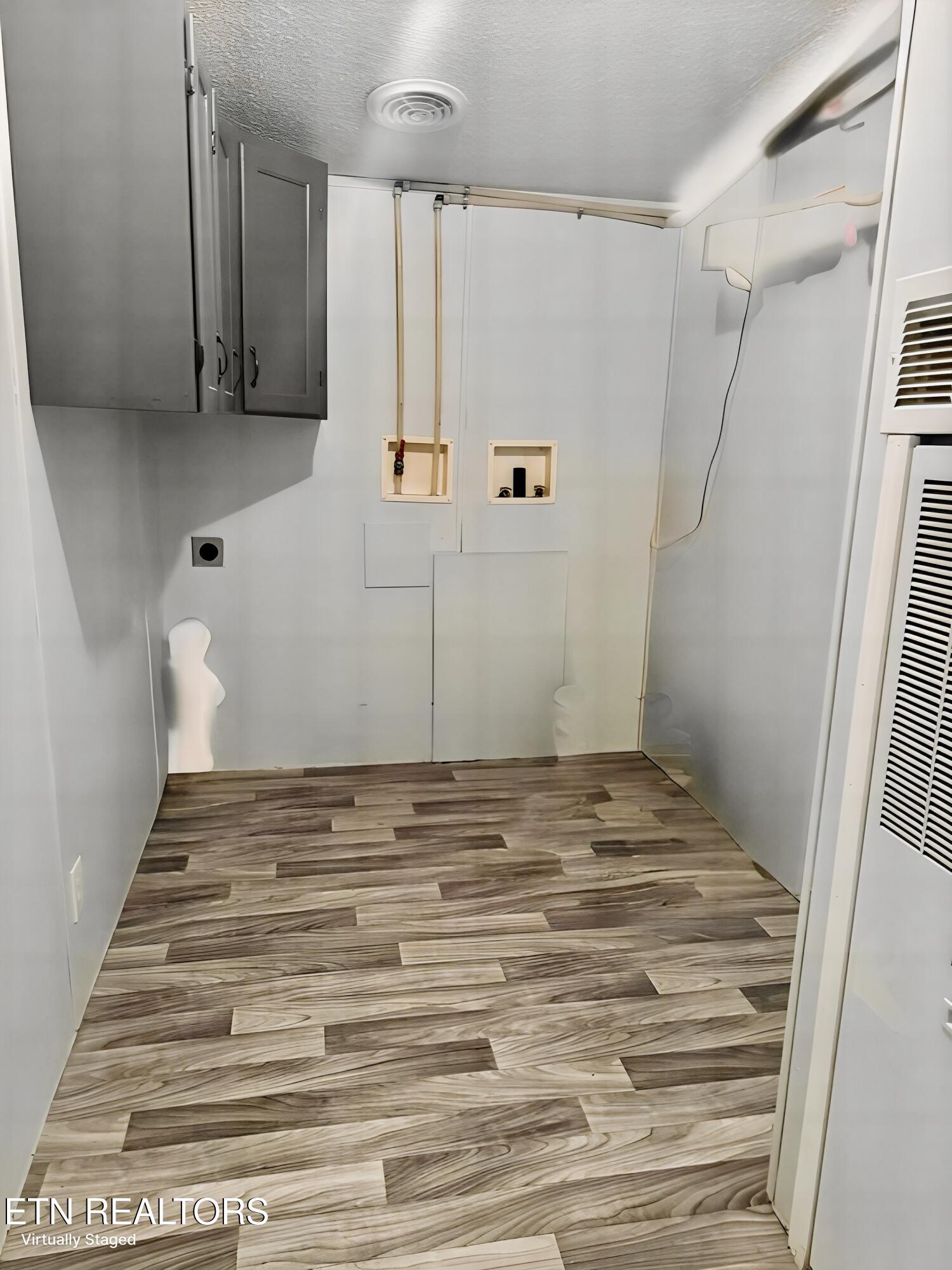3200 Hubbard Road Loudon, TN 37774 - Photo 35 of 36 Laundry