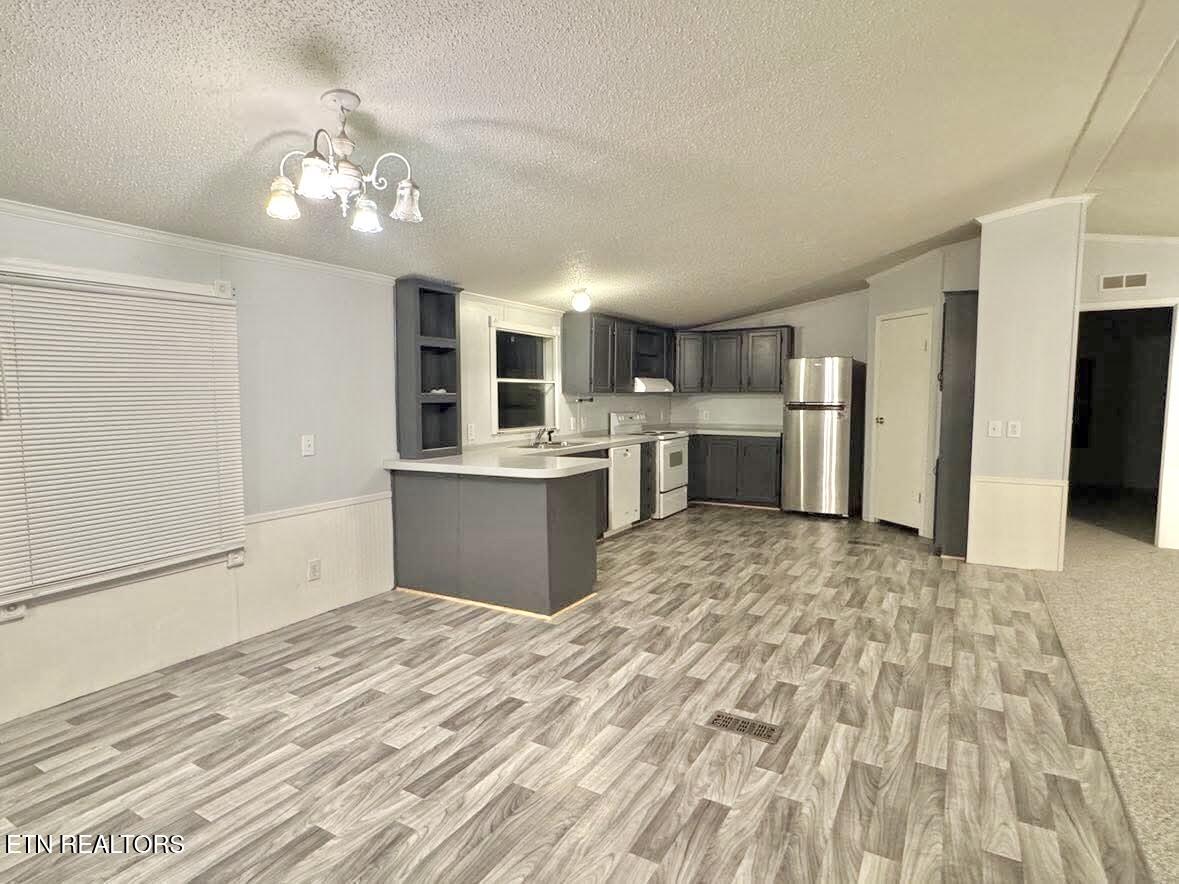 3200 Hubbard Road Loudon, TN 37774 - Photo 8 of 36 Living/kitchen
