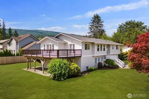 $1,100,000 | 38505 Southeast 86th Place, Snoqualmie, WA 98065