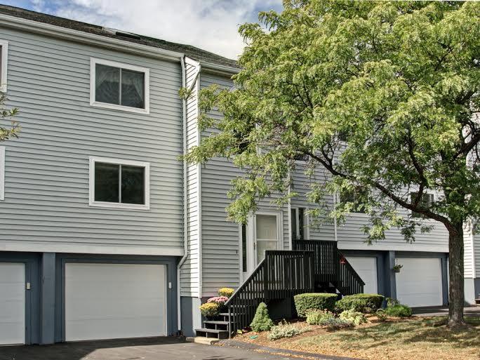 Front entrance thru garage or front door