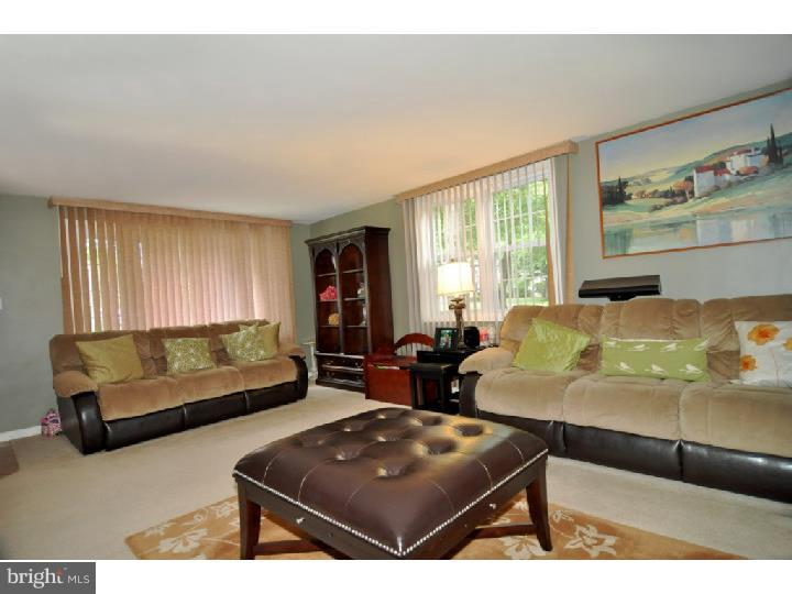 2539 Woodleigh Road Havertown, PA 19083 - Photo 3 of 25