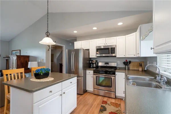 $1,895 | 4027 Graywood North, Unit B, Livonia, NY 14454