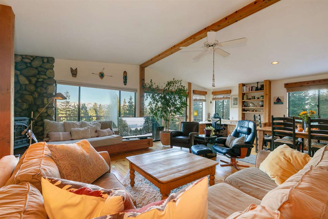 11677 Chamonix Road Truckee, CA 96161 - Photo 4 of 21 Gallery Image 4