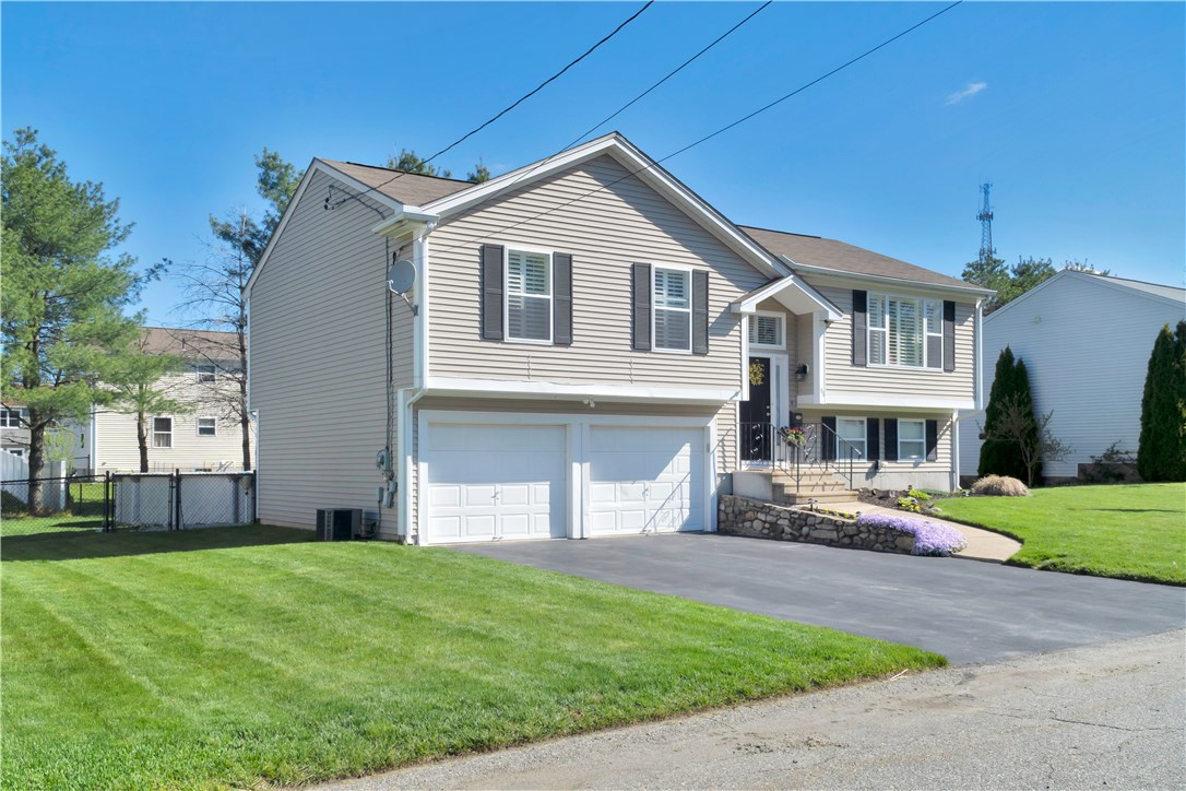 98 Getchell Avenue Woonsocket, RI 02895 - Photo 3 of 22
