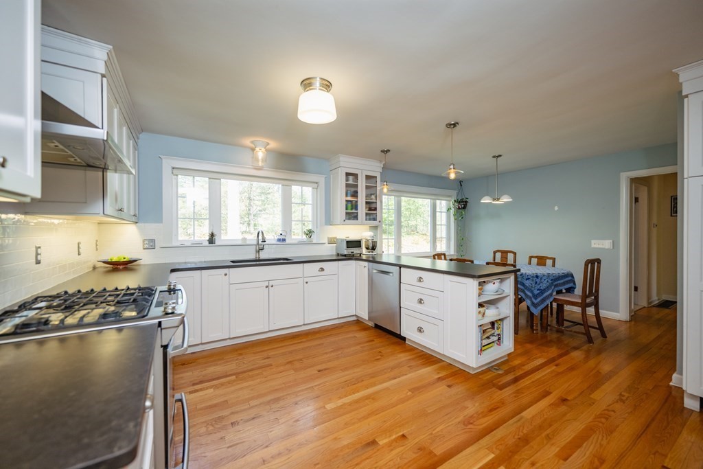 35 Fox Farms Road Northampton, MA 01062 - Photo 4 of 38 Gallery Image 4
