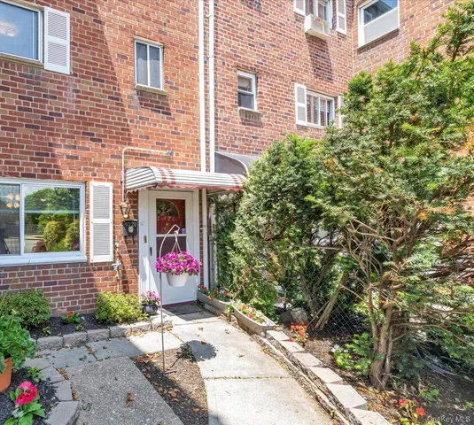 $900,000 | 93-24 243rd Street | Queens Village