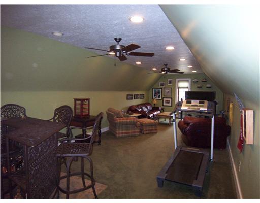296 McCombs Road Venetia, PA 15367 - Photo 15 of 18 Family Room. Plenty of space for entertaining.