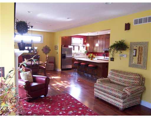 296 McCombs Road Venetia, PA 15367 - Photo 4 of 18 Living Room. The open floor plan is perfect for family gatherings.