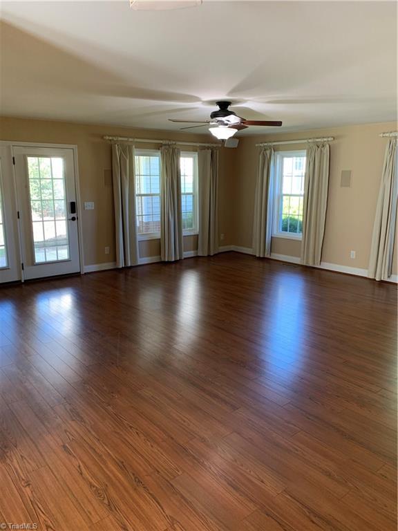 7115 Harper Ridge Court Oak Ridge, NC 27310 - Photo 4 of 16 Living Room