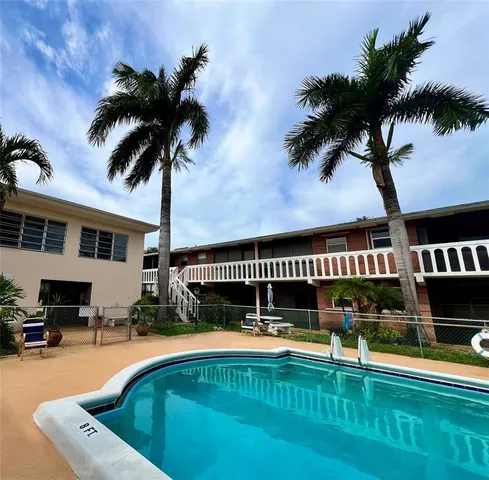 $170,000 | 160 Northeast 8th Avenue, Unit 1B, Hallandale Beach, FL 33009