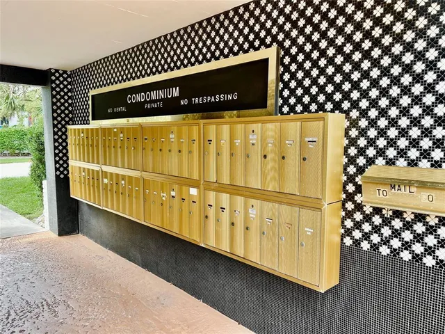 $170,000 | 160 Northeast 8th Avenue, Unit 1B, Hallandale Beach, FL 33009