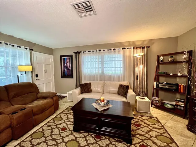 $170,000 | 160 Northeast 8th Avenue, Unit 1B, Hallandale Beach, FL 33009