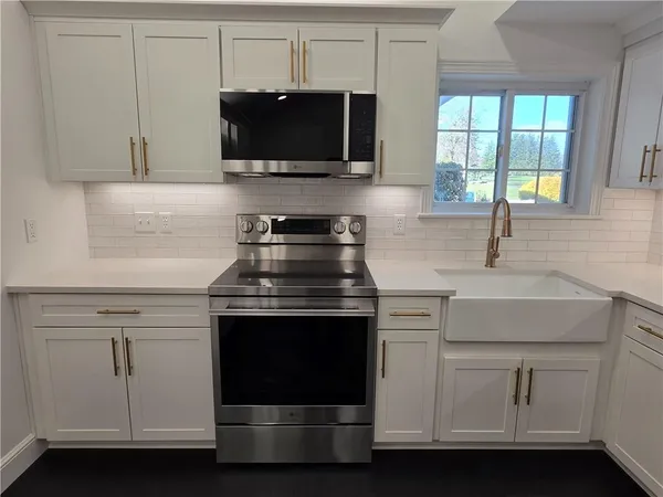 $565,000 | 11753 Oakview Road, Conneaut Lake, PA 16316