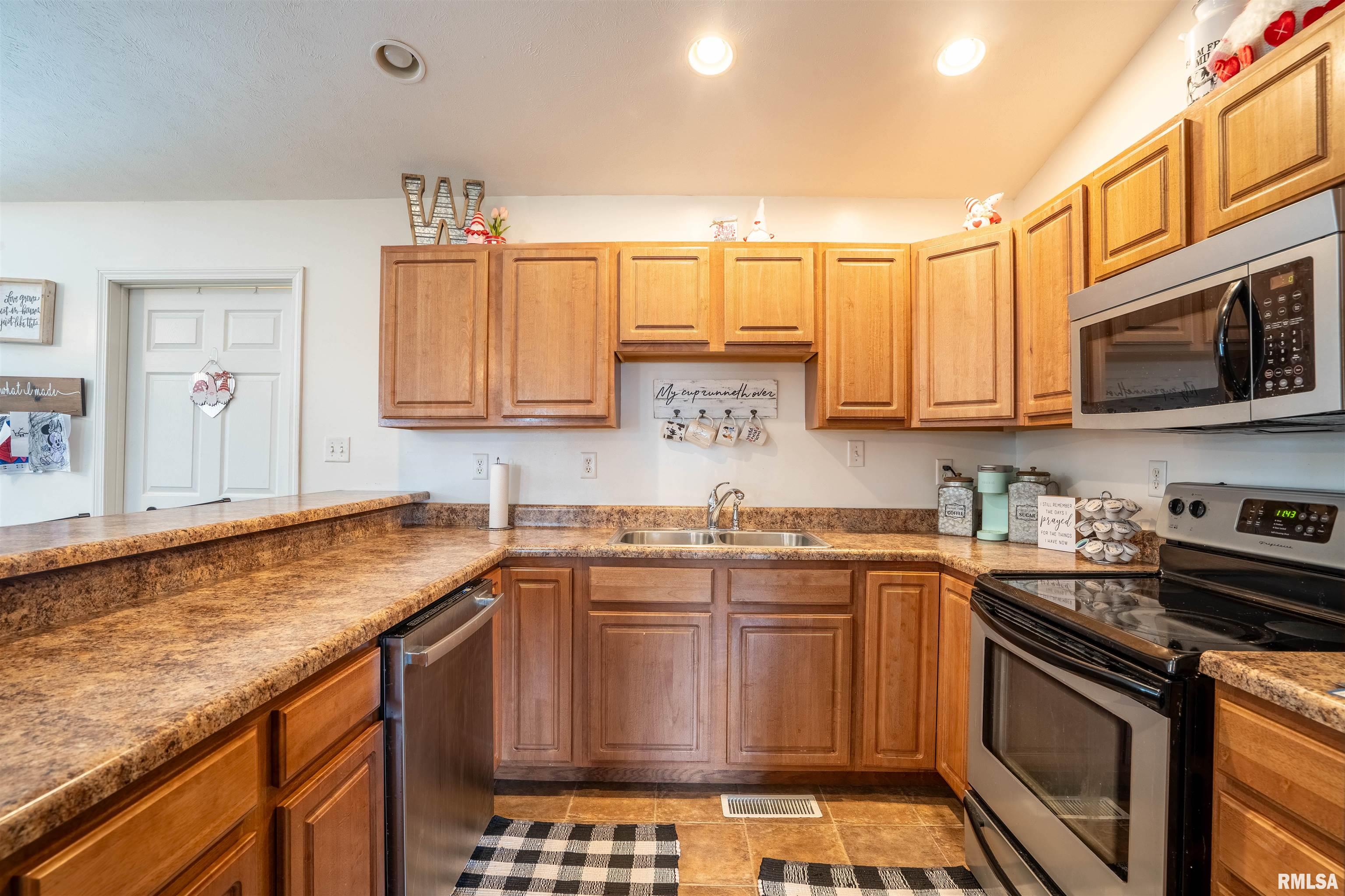 20642 Vinson Road Thompsonville, IL 62890 - Photo 7 of 33 Gallery Image 7