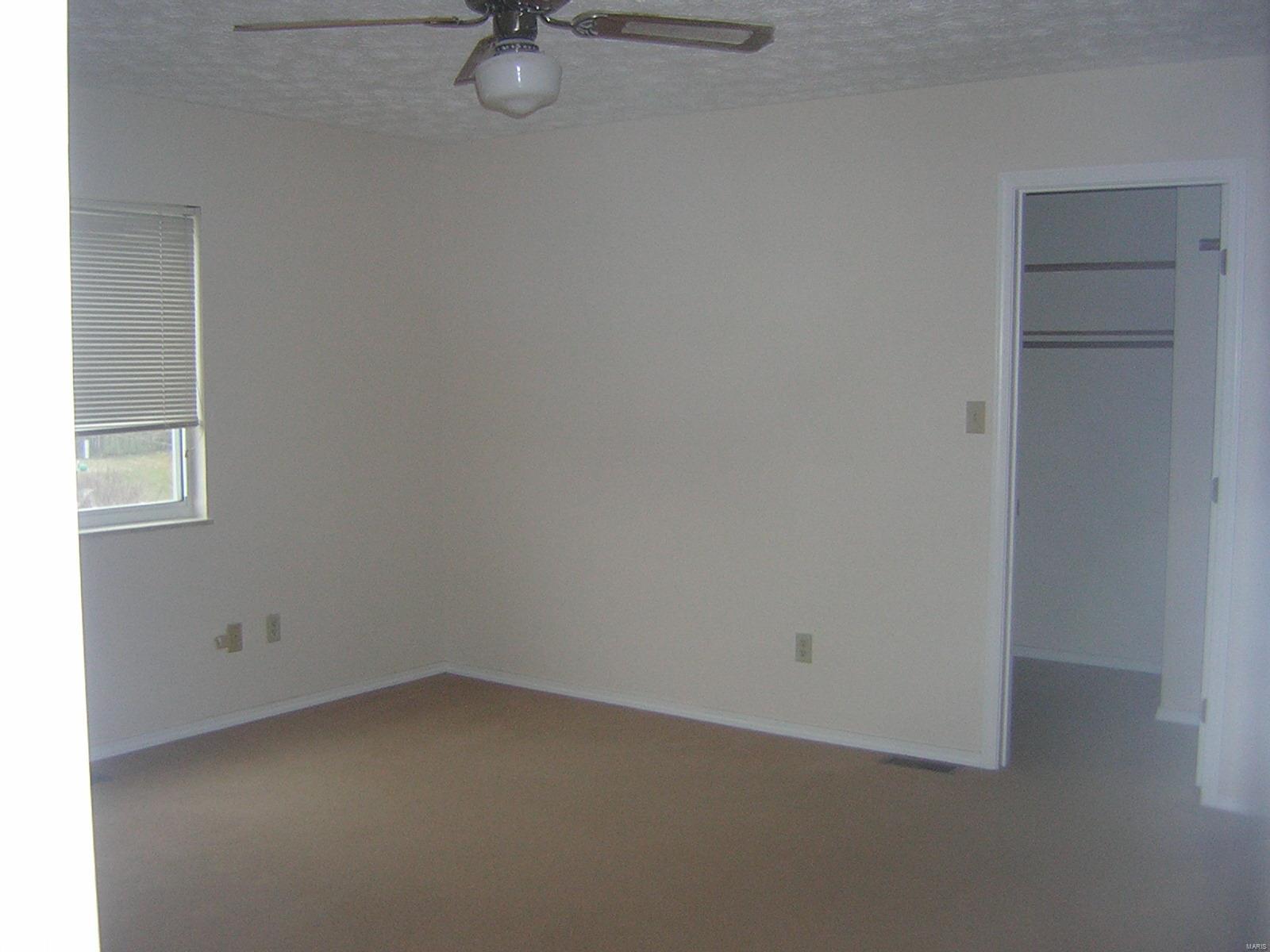 117 Rio Verde Drive Belleville, IL 62221 - Photo 7 of 10 Gallery Image 7