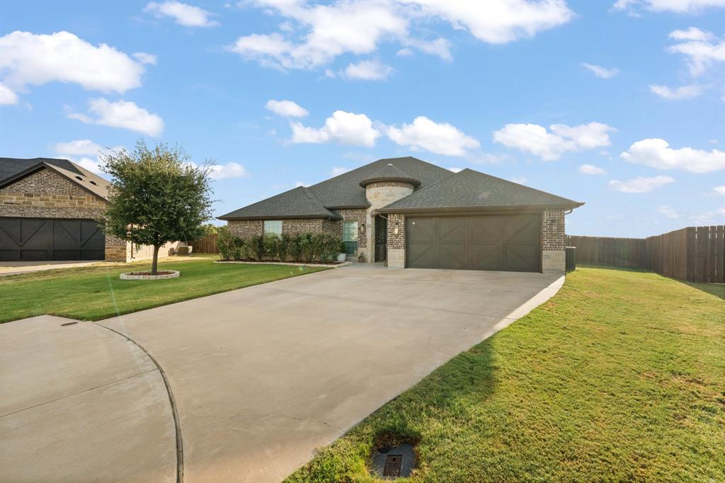 103 Nolan Riv Run Godley, TX 76044 - Photo 4 of 33 Gallery Image 4