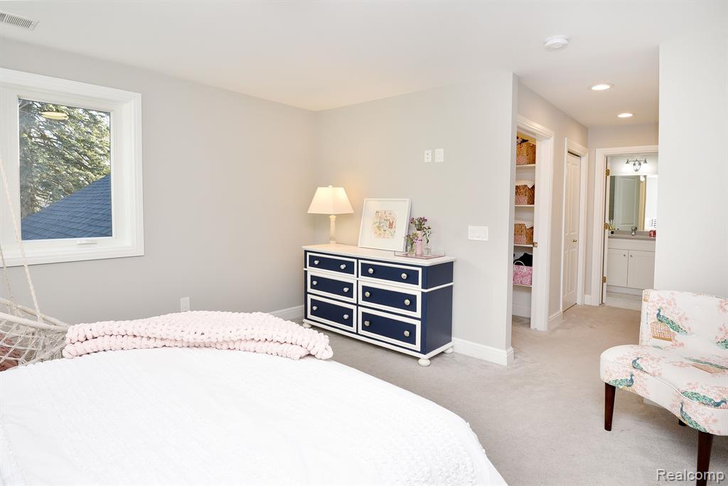 2057 Yorkshire Road Birmingham, MI 48009 - Photo 27 of 47
