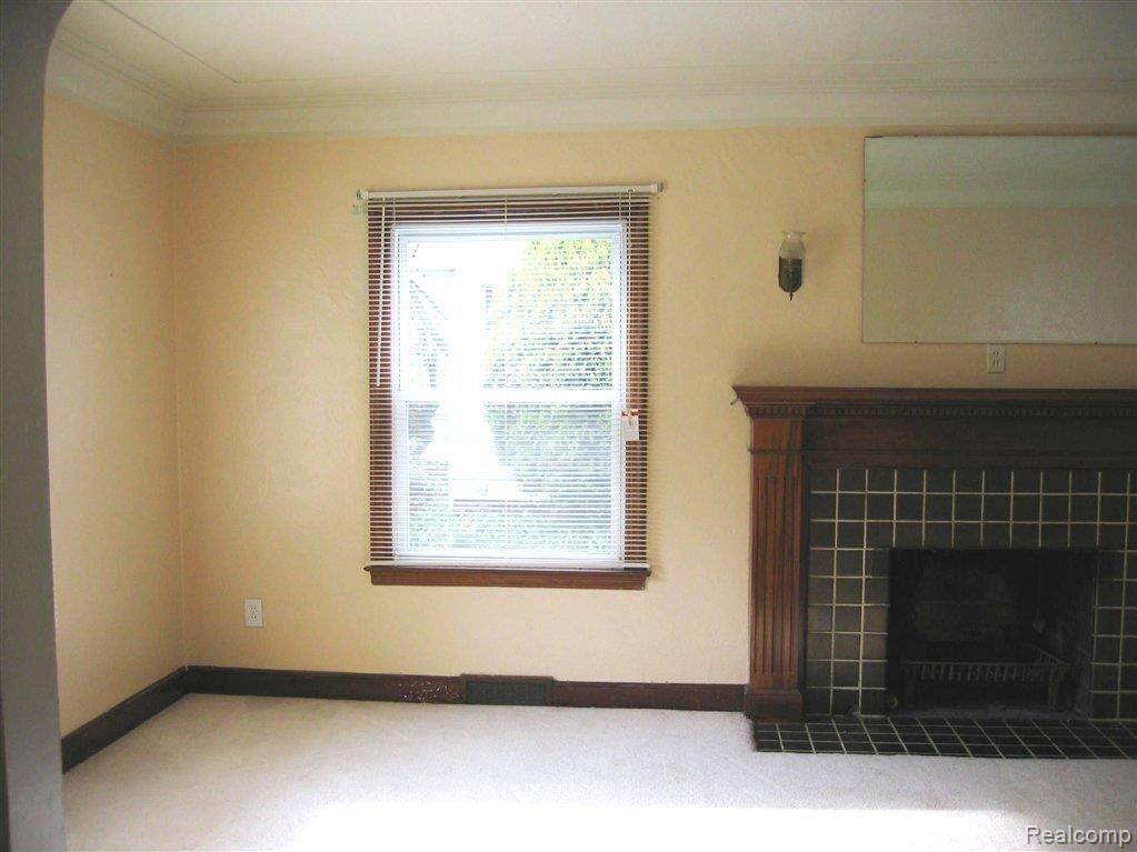 16114 Sunderland Road Detroit, MI 48219 - Photo 5 of 22 living room from the foyer.jpg