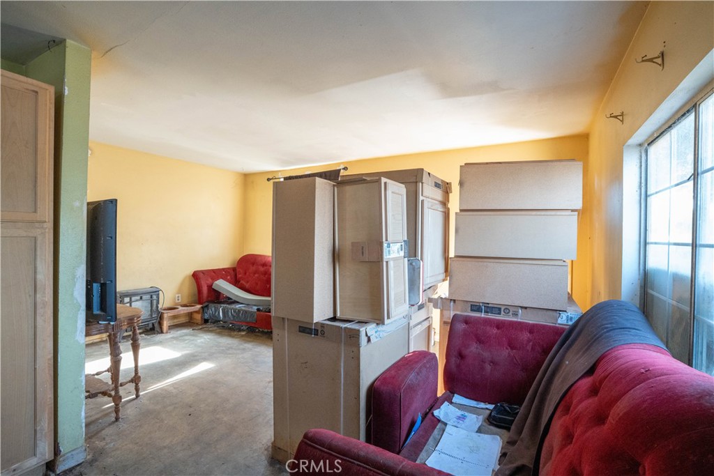 6174 Jurupa Avenue Riverside, CA 92504 - Photo 22 of 30 a living room with furniture