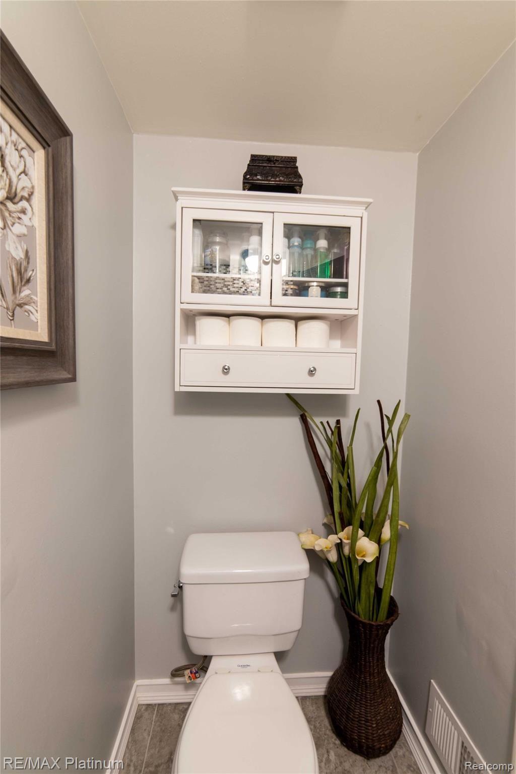 42289 Hanford Road Canton, MI 48187 - Photo 14 of 29 half bath