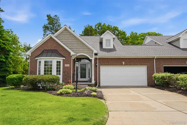 $565,000 | 470 Delmar Court, Highland, MI 48357