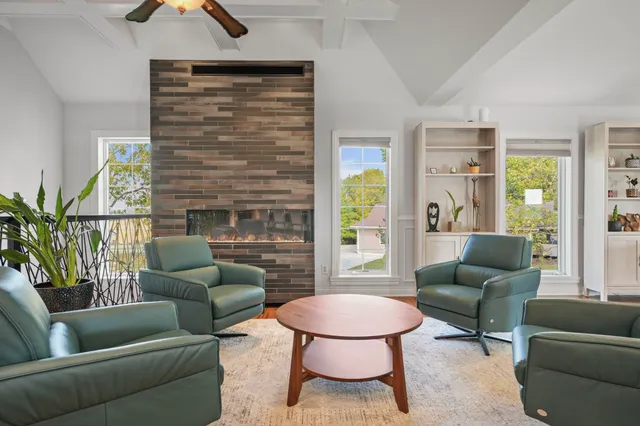 $1,249,999 | 1679 Marian Court, Mineral Point, WI 53565