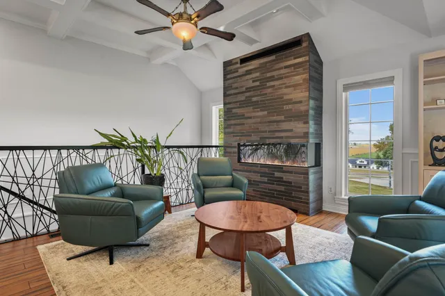 $1,249,999 | 1679 Marian Court, Mineral Point, WI 53565