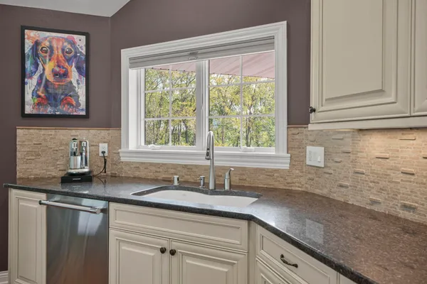 $1,249,999 | 1679 Marian Court, Mineral Point, WI 53565