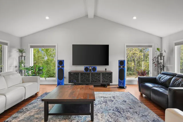 $1,249,999 | 1679 Marian Court, Mineral Point, WI 53565