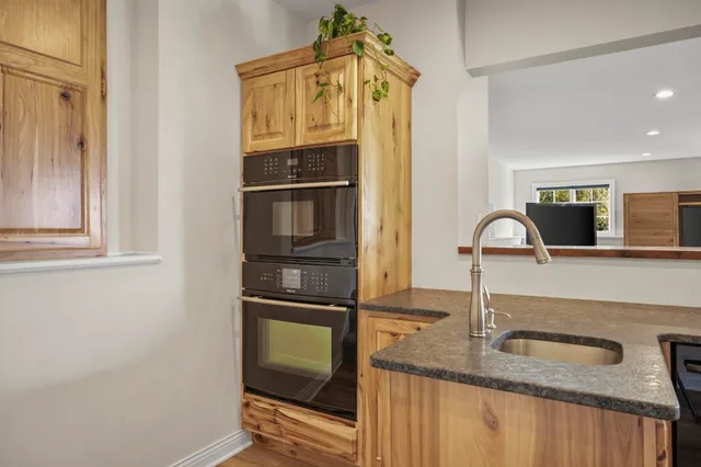 $1,249,999 | 1679 Marian Court, Mineral Point, WI 53565