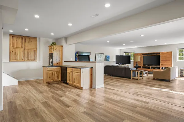 $1,249,999 | 1679 Marian Court, Mineral Point, WI 53565