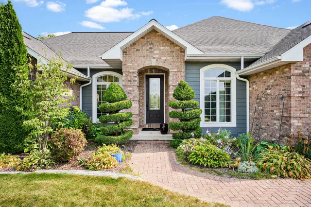 $1,249,999 | 1679 Marian Court, Mineral Point, WI 53565