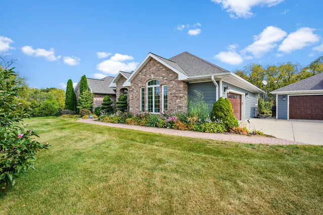 $1,249,999 | 1679 Marian Court, Mineral Point, WI 53565