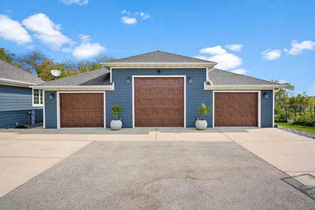 $1,249,999 | 1679 Marian Court, Mineral Point, WI 53565