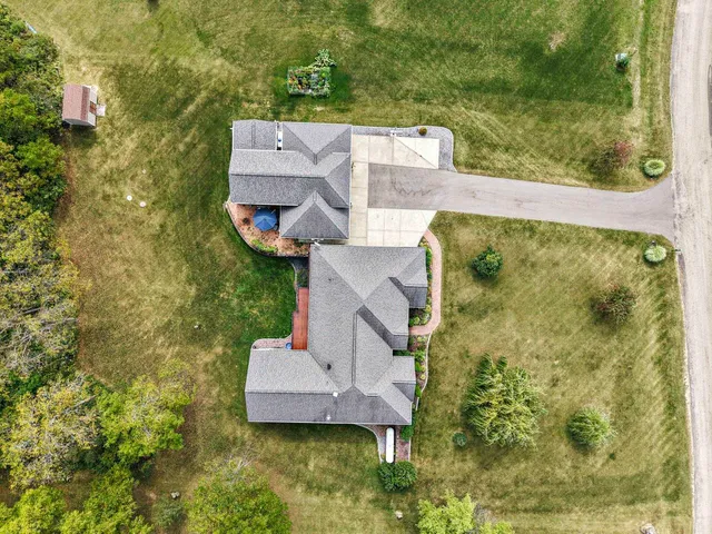 $1,249,999 | 1679 Marian Court, Mineral Point, WI 53565