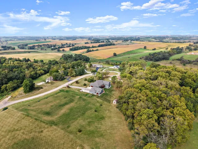 $1,249,999 | 1679 Marian Court, Mineral Point, WI 53565