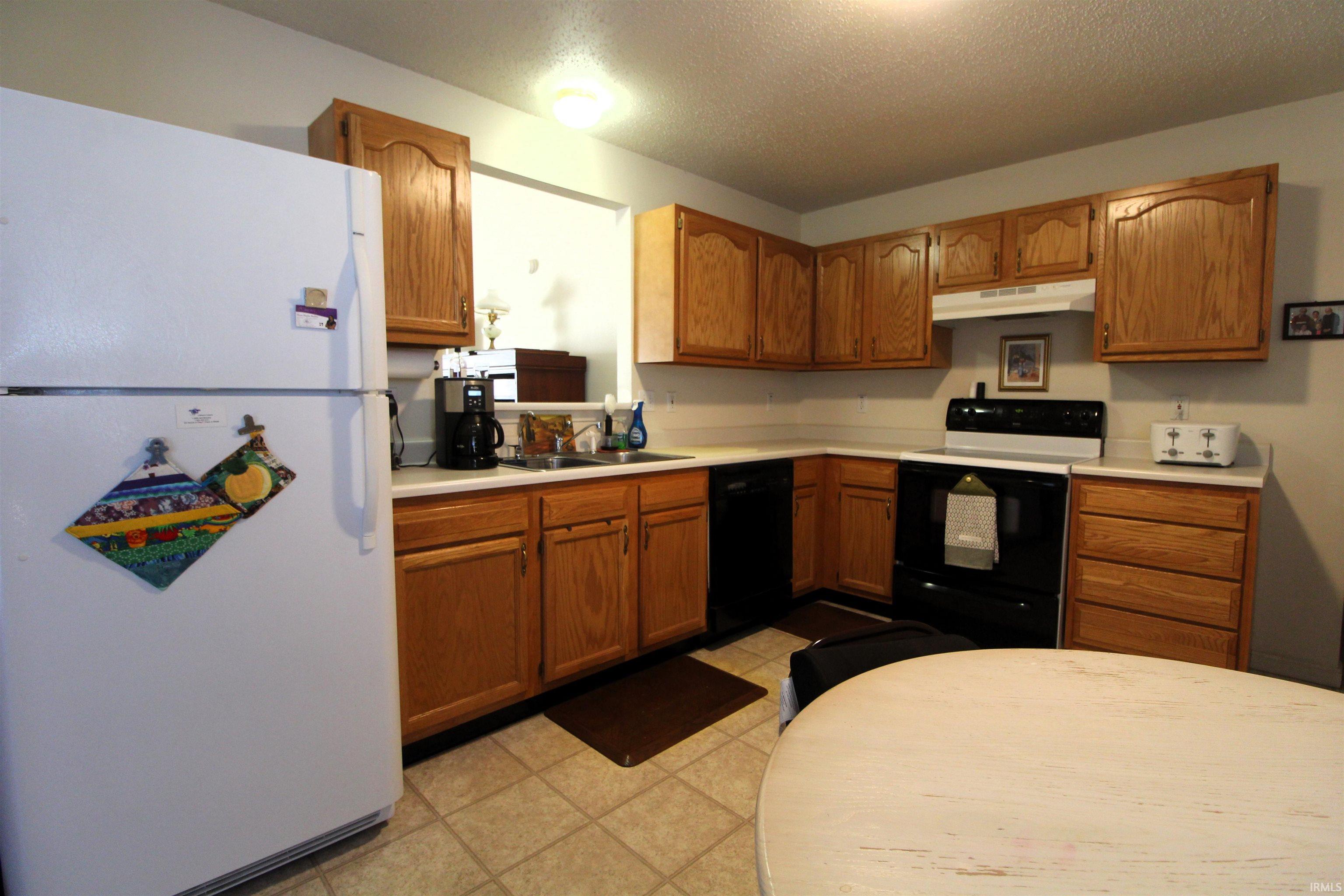865 East Center Road Kokomo, IN 46902 - Photo 4 of 12 Gallery Image 4