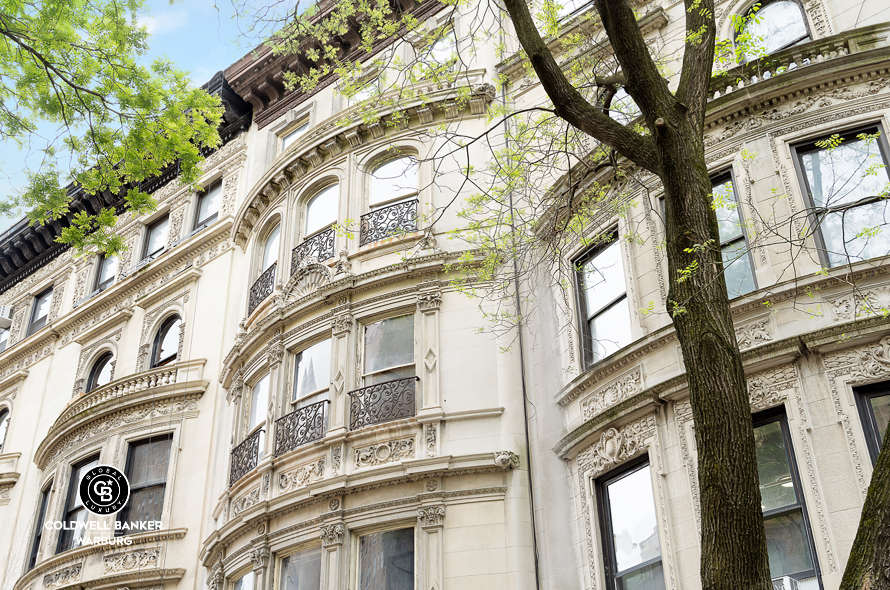 18 West 76th Street Manhattan, NY 10023 - Photo 5 of 19 a view of a building with a tree