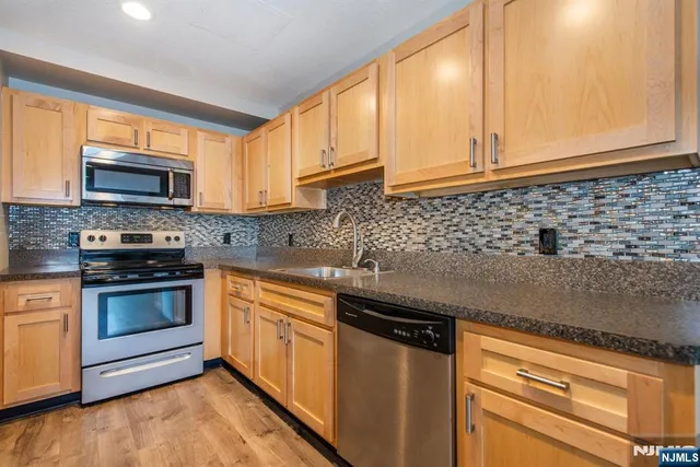 $325,000 | 115 Polifly Road, Unit 5D, Hackensack, NJ 07601