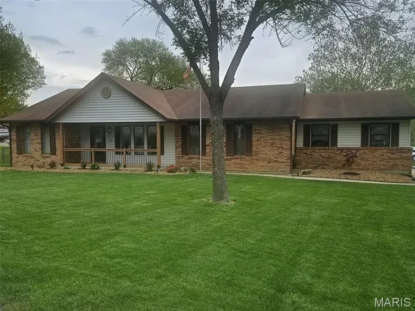 $280,000 | 708 Riviera Circle, Edwardsville, IL 62025