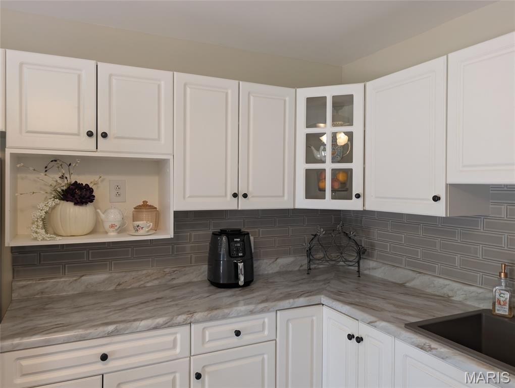 708 Riviera Circle Edwardsville, IL 62025 - Photo 13 of 43