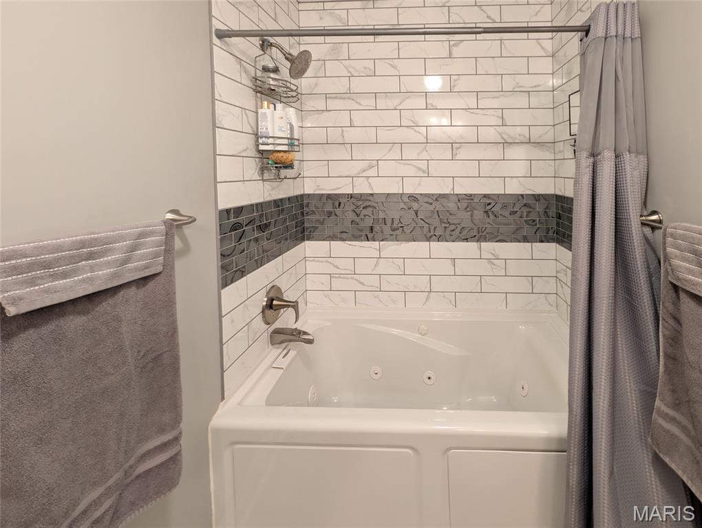 708 Riviera Circle Edwardsville, IL 62025 - Photo 24 of 43
