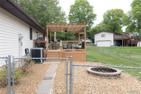 $280,000 | 708 Riviera Circle, Edwardsville, IL 62025