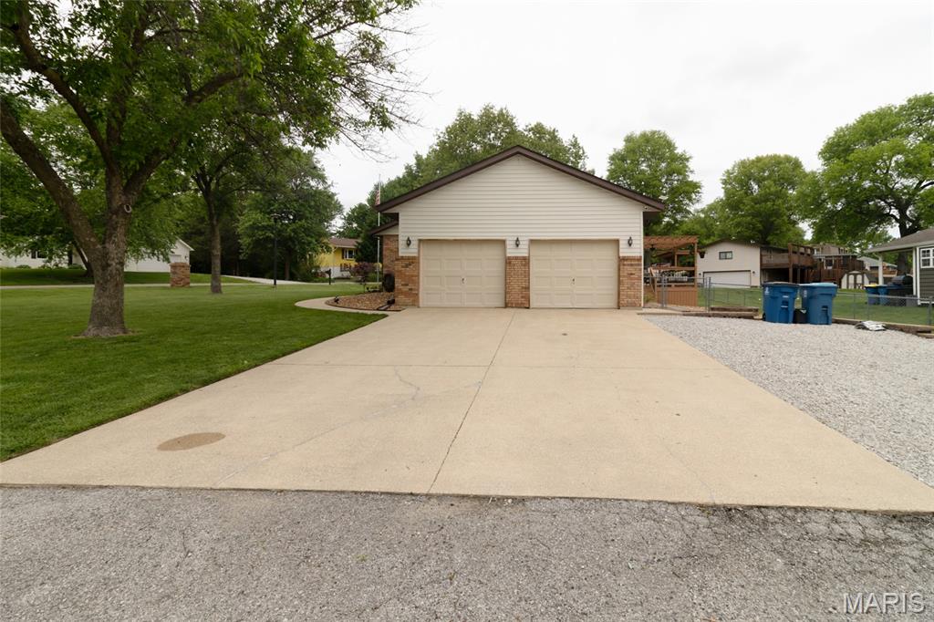 708 Riviera Circle Edwardsville, IL 62025 - Photo 5 of 43