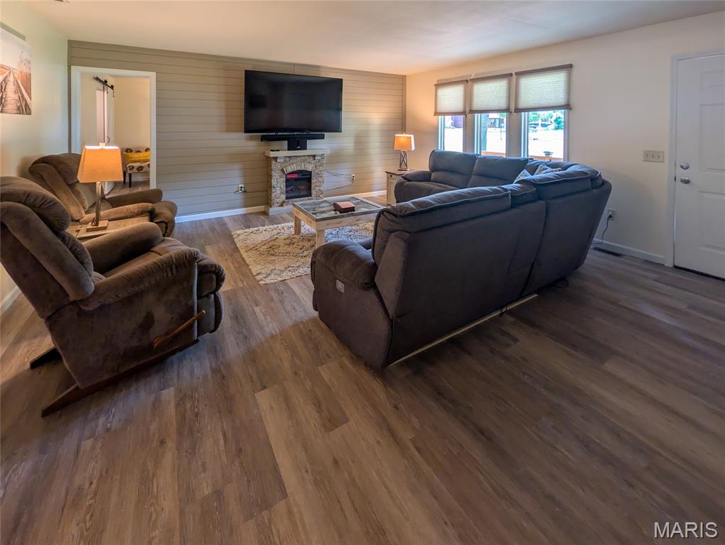708 Riviera Circle Edwardsville, IL 62025 - Photo 7 of 43