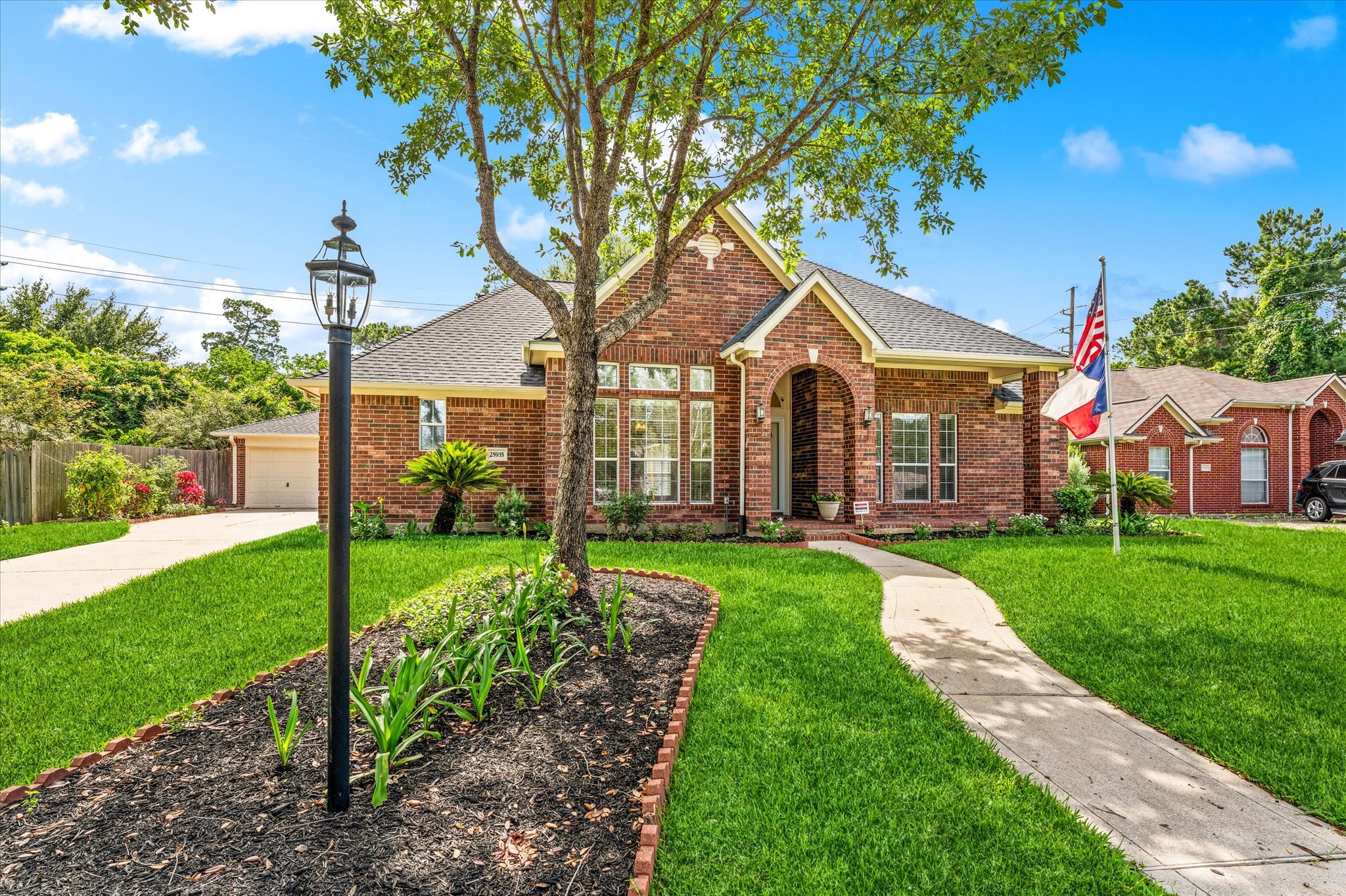 25935 Brickhill Drive Spring, TX 77389 - Photo 3 of 40