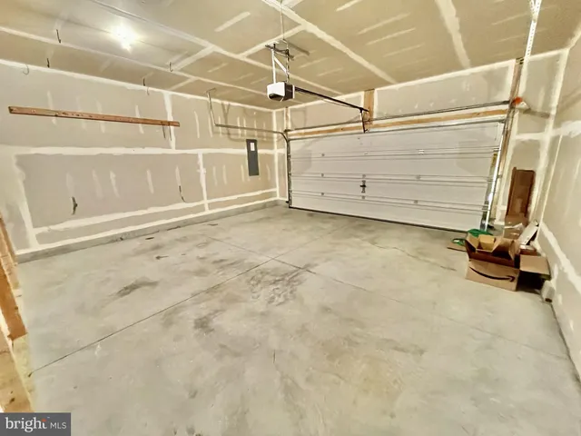 a view of a room with an empty space