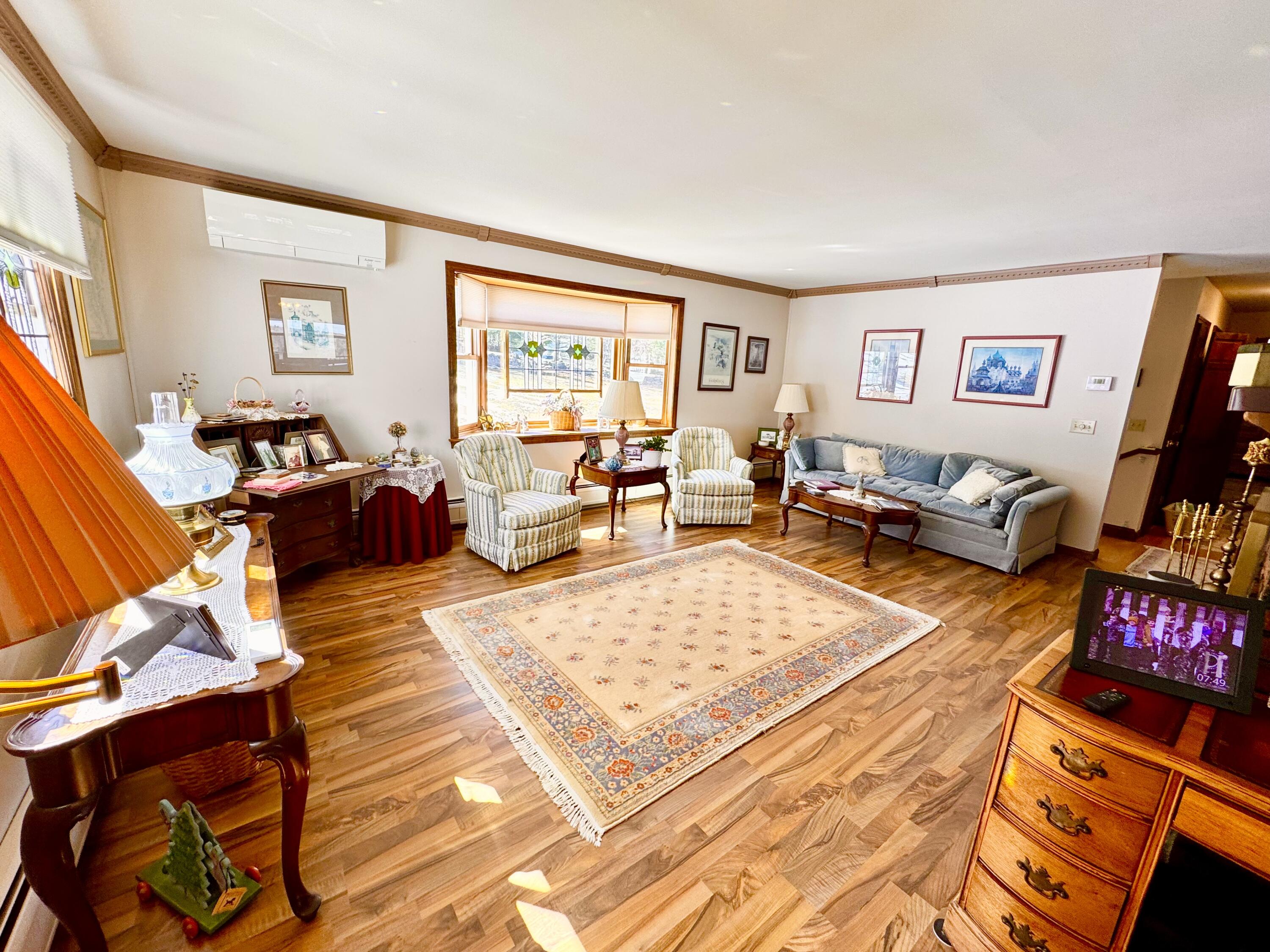 419 Williamsburg Road Brownville, ME 04414 - Photo 49 of 105 Living Room