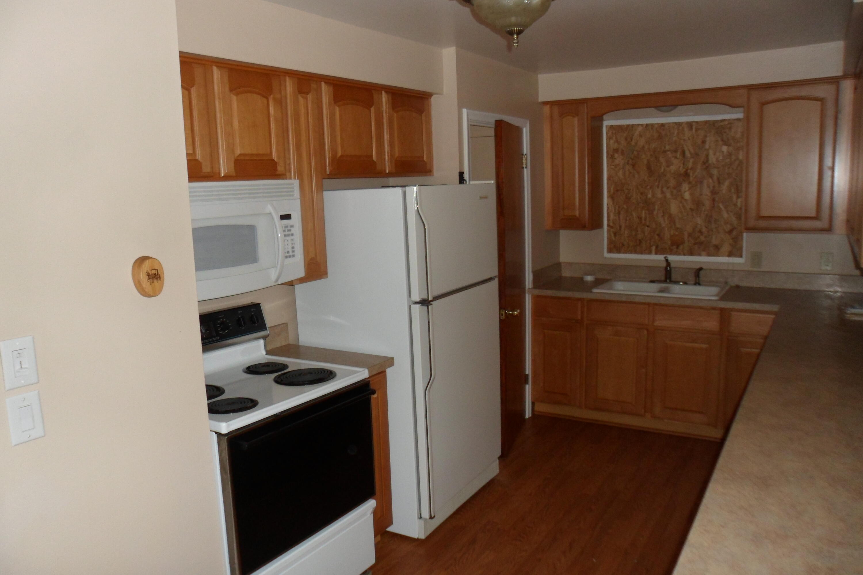 992 Kettering Avenue Pontiac, MI 48342 - Photo 4 of 19 SAM_2633