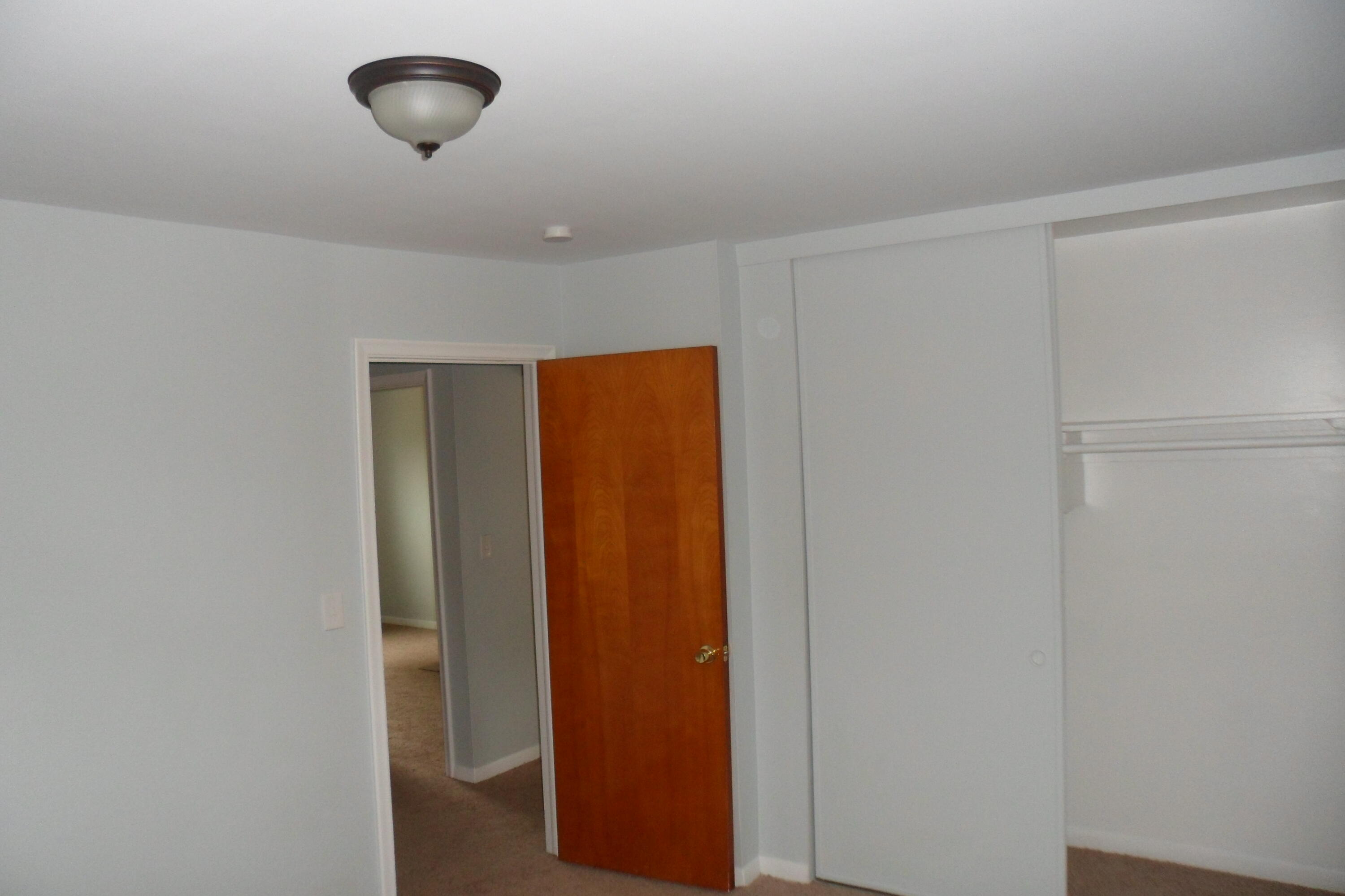 992 Kettering Avenue Pontiac, MI 48342 - Photo 9 of 19 SAM_2639